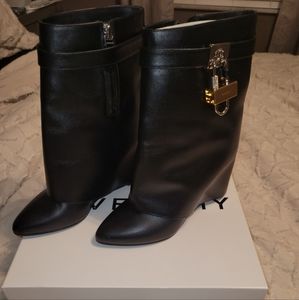 Authentic Givenchy Shark Lock Ankle Boots Sz:40
